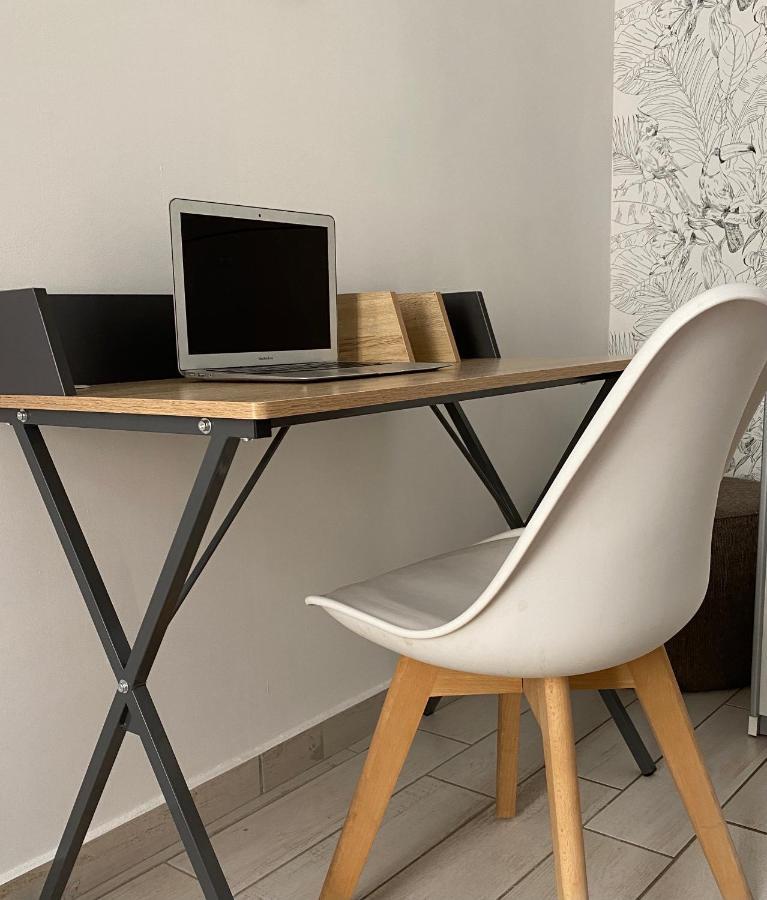 Joli Appartement Hypercentre T2, Classe Meuble De Tourisme 3 Avec Parking Gratuit Μπεζιέ Εξωτερικό φωτογραφία