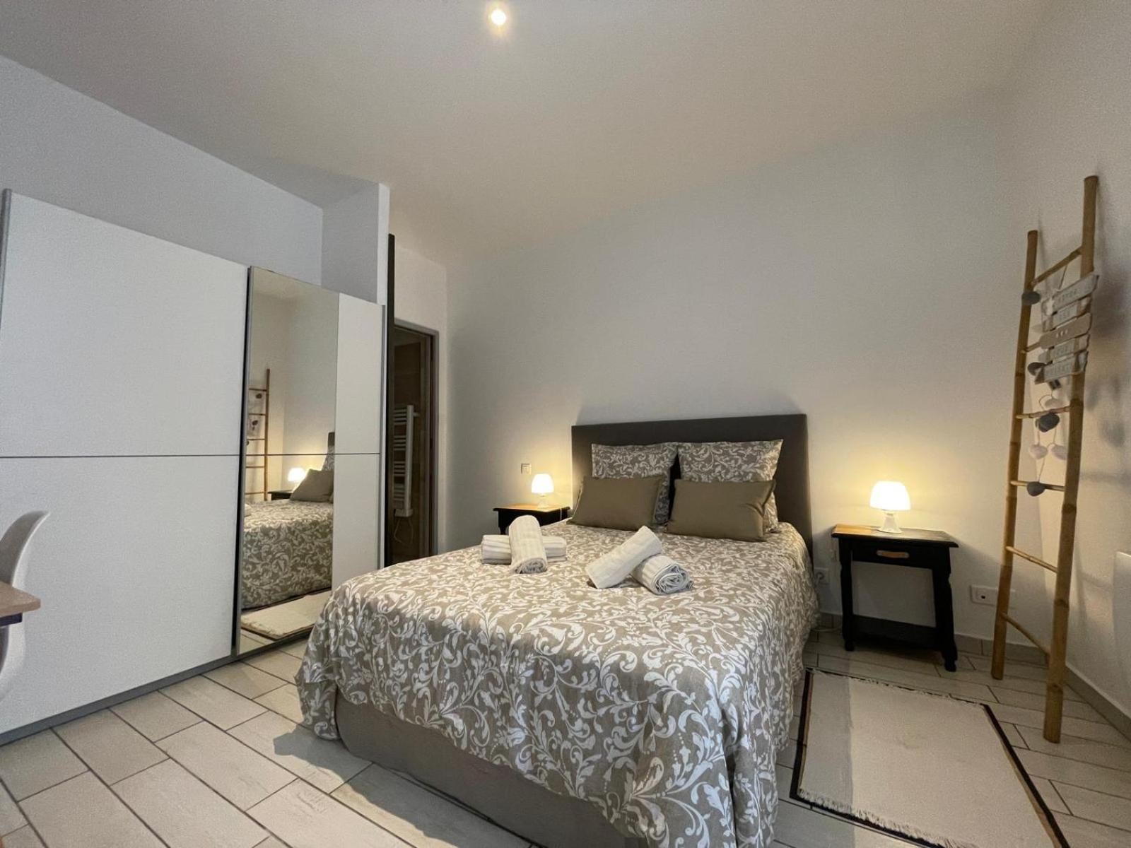Joli Appartement Hypercentre T2, Classe Meuble De Tourisme 3 Avec Parking Gratuit Μπεζιέ Εξωτερικό φωτογραφία