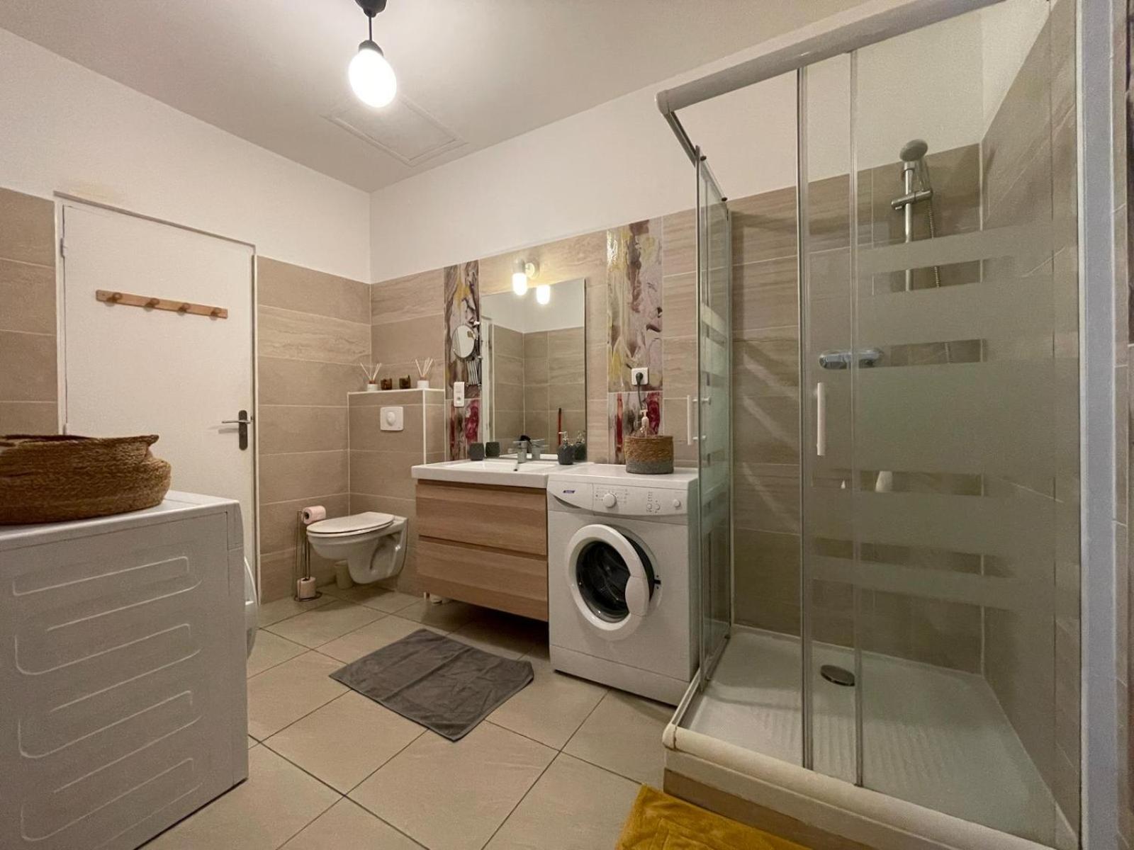 Joli Appartement Hypercentre T2, Classe Meuble De Tourisme 3 Avec Parking Gratuit Μπεζιέ Εξωτερικό φωτογραφία