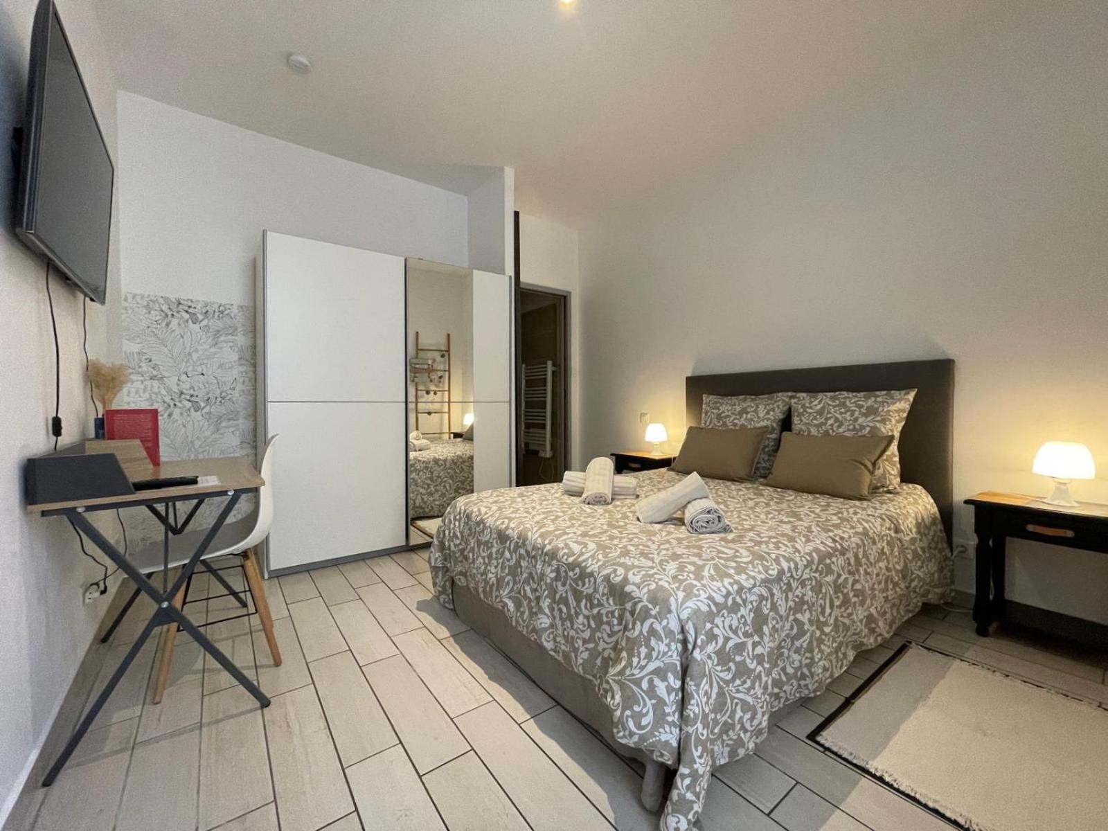 Joli Appartement Hypercentre T2, Classe Meuble De Tourisme 3 Avec Parking Gratuit Μπεζιέ Εξωτερικό φωτογραφία